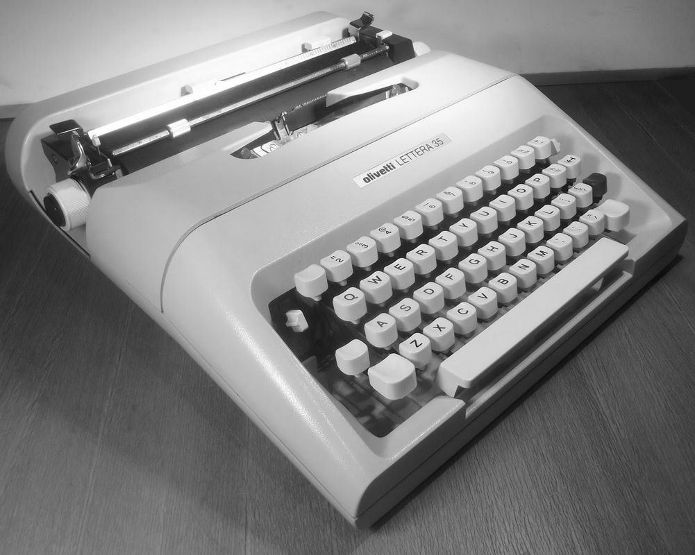 La macchina da scrivere di Aurora Piazza Valot Mitrione.